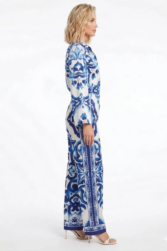 Classic Fashion Blue and White Majolica Print Two-Piece Pant Set