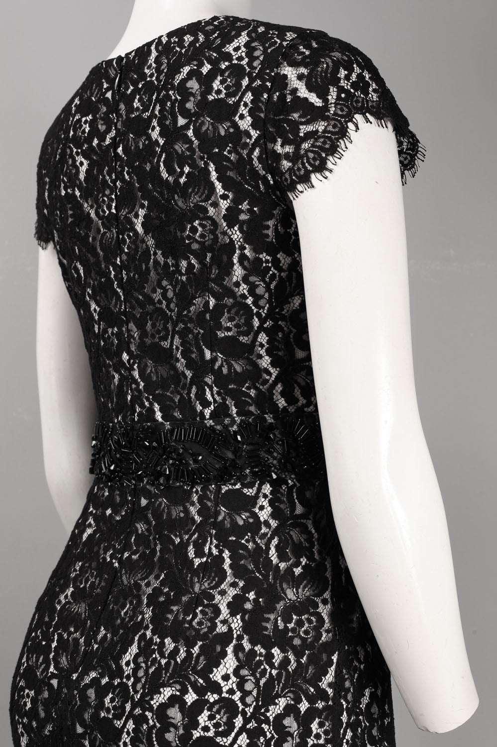 Monique Lhuillier Cap Sleeve Scalloped Lace Dress