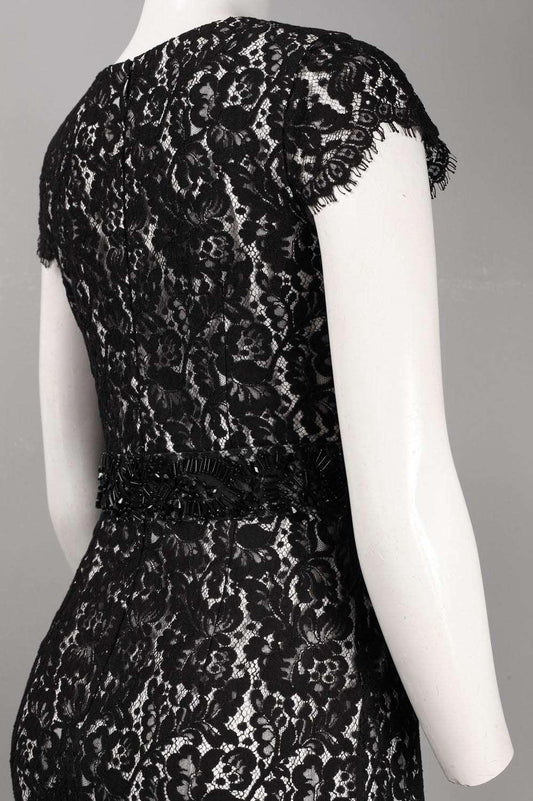 Monique Lhuillier Cap Sleeve Scalloped Lace Dress