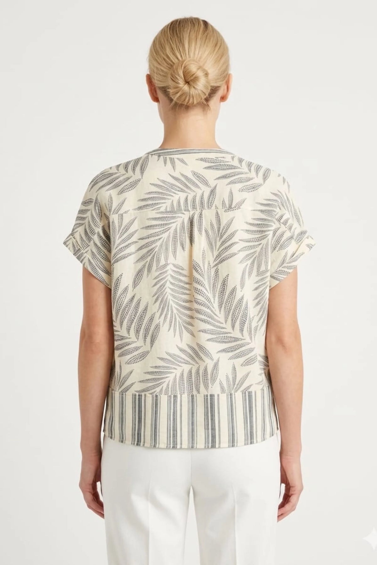 Zac & Rachel Ecru Margarita Black Palm Leaf Tie-Front Day Top