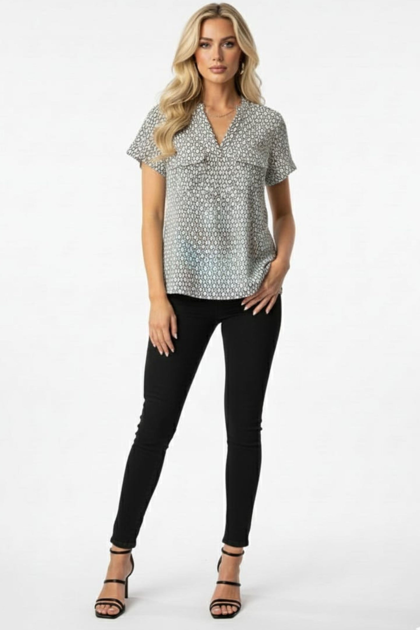 Alex & Parker Ivory Black Geo Print Short Sleeve Pullover Blouse