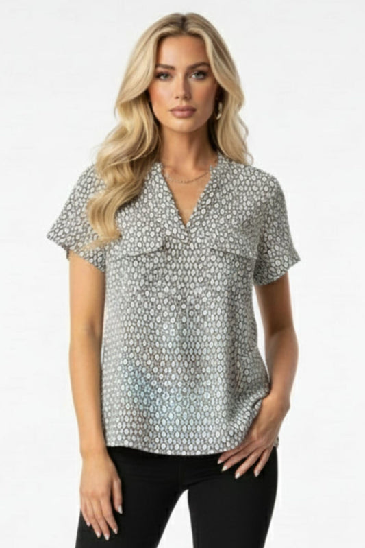 Alex & Parker Ivory Black Geo Print Short Sleeve Pullover Blouse
