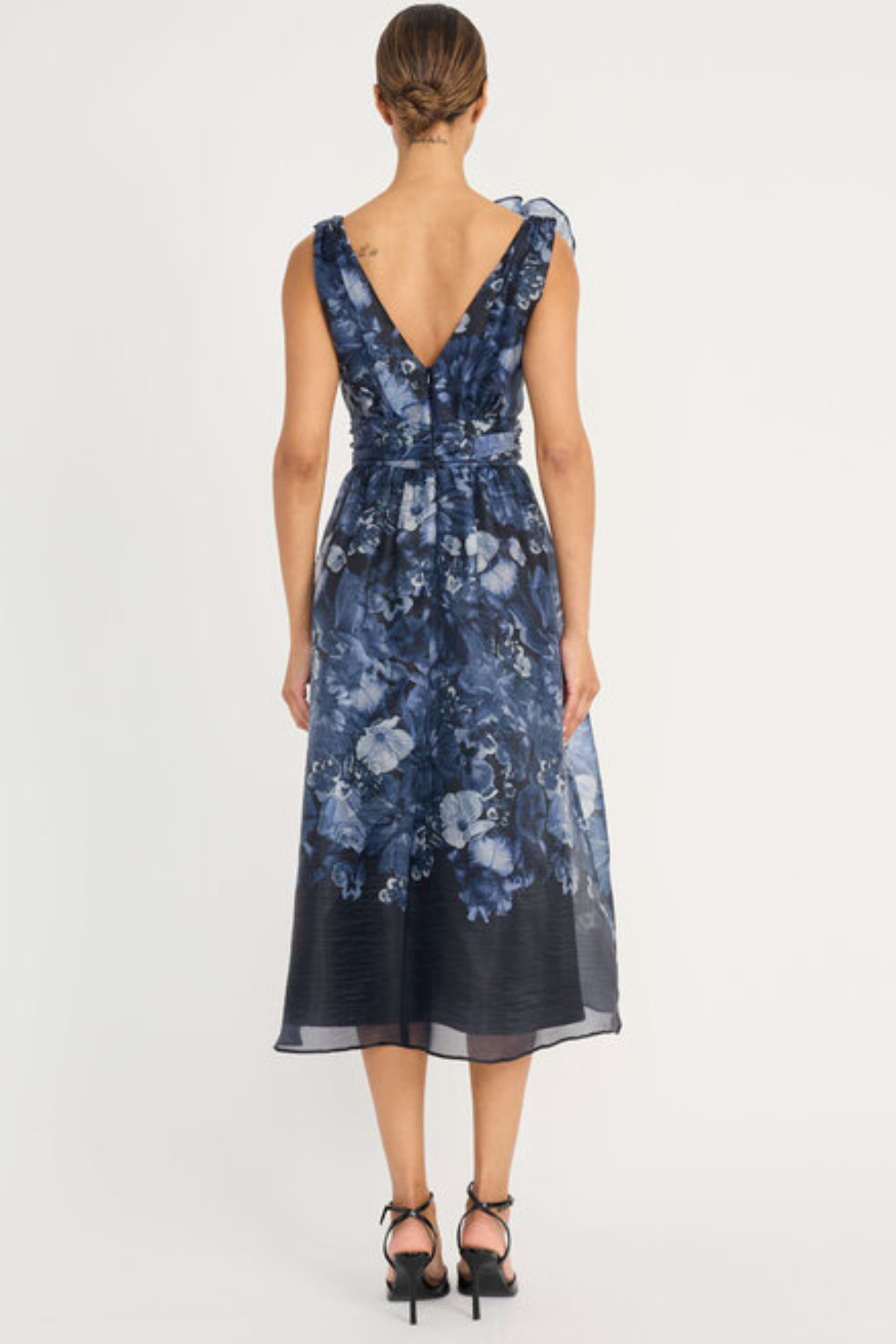 Maggy London Navy & Grey Floral Ruffled V-Neck Midi Party Dress