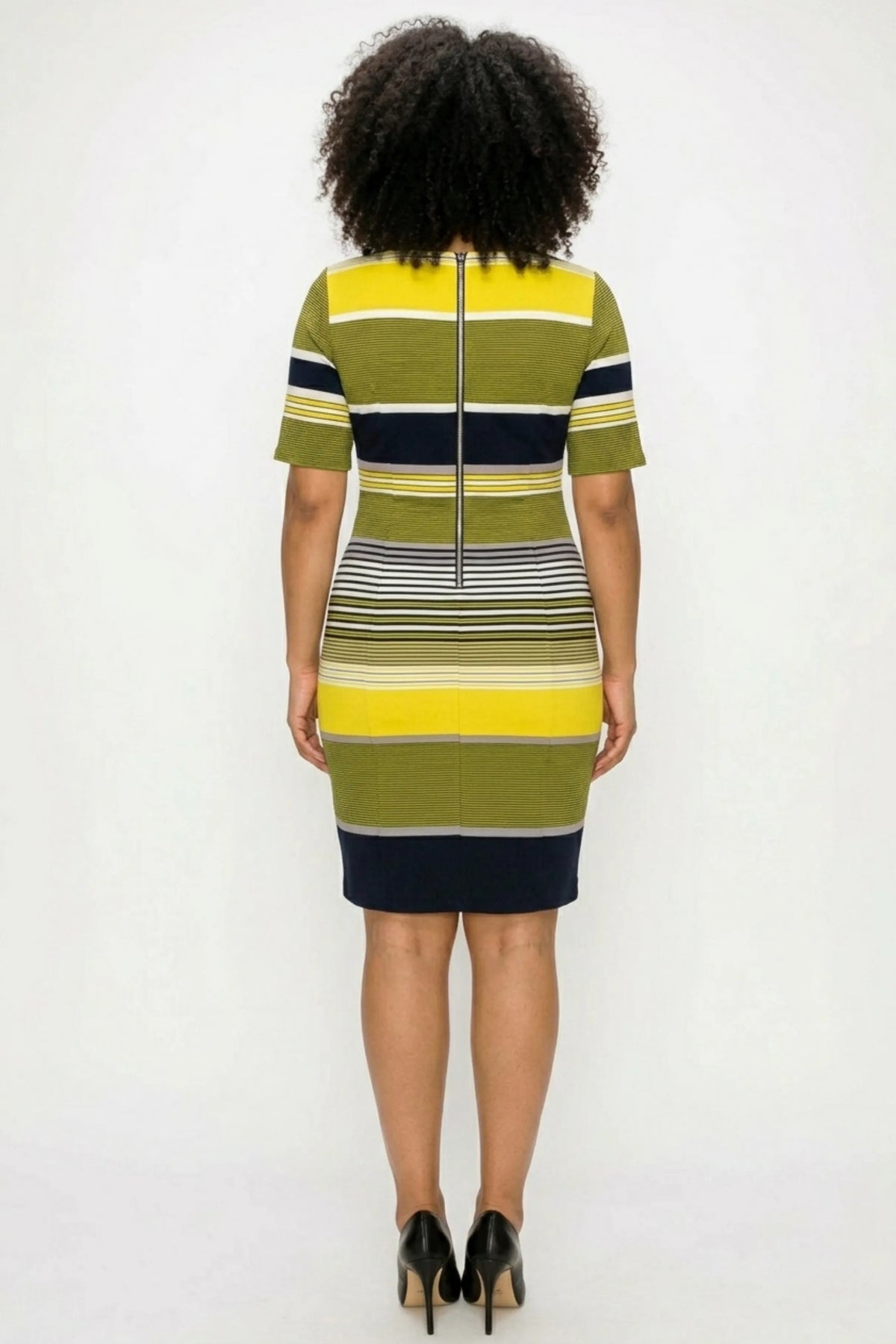 ILE Clothing Short Sleeve Printed Sheath Dress